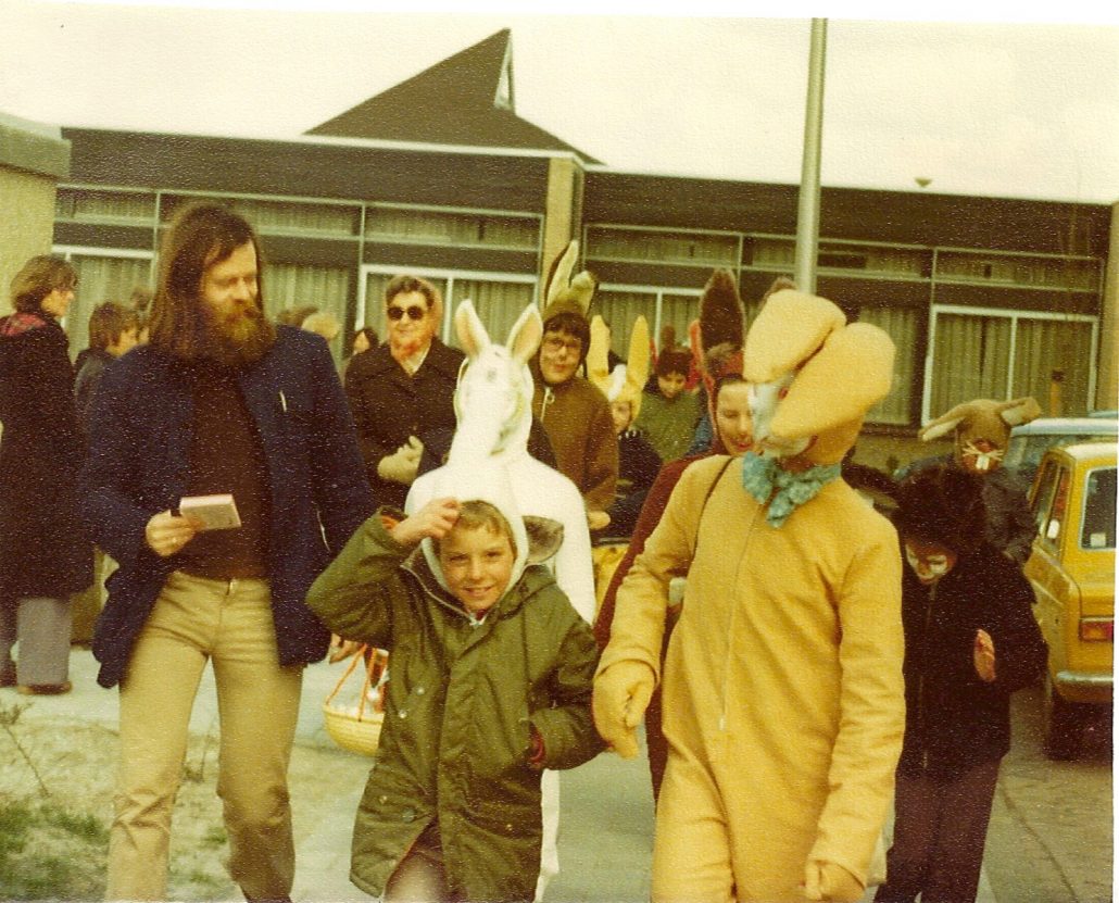 1977 9 april 1977 Stuif es in vertrek bij school